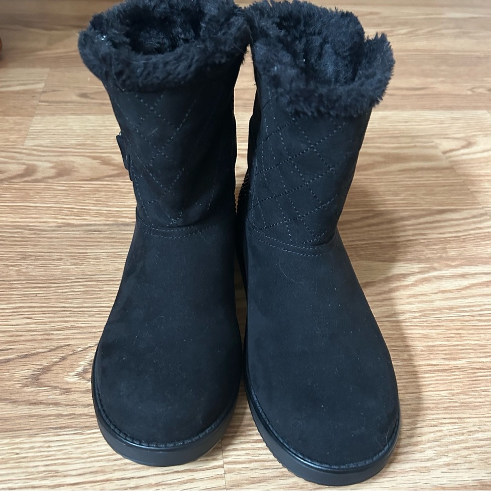 NWOB Guess Adlea Faux Fur Boots - Picture 4 of 6